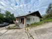 Maison Vente 3 chambres à Vianden - 748 000 € Home Project vous propose un bien exceptionnel, implanté en pleine nature, qui se prête tout autant à l'habitation personnelle qu'à une location de vacances ou de weekend. Ce bien, situé sur un terrain de 54 ares, a été entièrement rénové en 2019. La présence du bois dans la plupart des pièces dégage une ambiance très chaleureuse, et l'espace