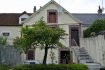 Maison Vente 2 chambres à La Ferté-Bernard - 86 870 € CENTRE PETITE VILLE TOUT SERVICE. C IMMOBILIER agent immobilier FNAIM à La Ferté Bernard, vous propose à 10 km de LA FERTE BERNARD, dans un village tout commerces, services et écoles. Charmante maison impeccable et bien équipée, en retrait de la rue. Au rez-de-chaussée: cuisine aménagée équipée, séjour, salle de bains, WC. A l'étage: palier, deux chambres, WC. Sous-sol complet: lingerie/chaufferie et cave. Charmant jardin clos devant la maison de 264 m². Garage à environ 50 m, possibilité de créer un garage sur le terrain attenant devant la maison
#investisseur #primoaccedant
*Honoraires inclus charge acquéreur : 8.59% TTC (prix 80000.00 euros hors honoraires).