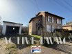 Maison Nilvange 4 pièces 85m². EN EXCLUSIVITÉ !

Sur la commune de Nilvange, idéalement située en impasse au sein d'un quartier résidentiel calme, venez découvrir cette maison mitoyenne d'un côté d'environ  85m², édifiée sur une parcelle de 3,27 ares.

Au rez-de-chaussée surélevé, vous profiterez d'une pièce de vie salon/séjour lumineux et traversant d'environ 31 m² avec cuisine,  surplombant le jardin exposé sud-est.
Ce niveau comprend également une salle d'eau refaite en 2016 ainsi qu'un WC indépendant.

À l'étage, l'espace nuit se compose de deux belles chambres de 13 m² et 16 m², ainsi que d'une pièce bureau de 8 m², idéale pour le télétravail, en faire un dressing, ou une chambre d'appoint.

Au deuxième étage, les combles peuvent facilement être aménagés en une chambre supplémentaire selon vos besoins.

Côté stationnement, vous bénéficierez d'un garage ainsi que d'une allée  privative permettant de garer jusqu'à deux véhicules.

Prestations complémentaires : double vitrage PVC, volets roulants, chaudière à condensation gaz et le système de chauffage révoné en 2016.
Electricité refaite en 2016.
Toiture entretenue.
À noter : quelques travaux de finitions sont à prévoir pour sublimer ce bien.

Diagnostics (réalisés le 12/05/2025)
Logement classé E (295 kWh/m²/an) et FE pour les émissions de gaz à effet de serre (50 kg CO?/m²/an).
Montant estimé des dépenses annuelles d'énergie pour un usage standard : entre 2 300€ et 3 170€ (prix moyens indexés sur 2021, 2022 et 2023, abonnements compris).
Les informations sur les risques auxquels ce bien est exposé sont disponibles sur le site Géorisques : www.georisques.gouv.fr

Une belle opportunité à découvrir sans tarder !

Frais d'agence à charge vendeur.
Votre conseiller immobilier : Nicolas Cheillan