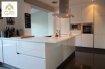 Maison mitoyenne Vente 3 chambres à Soleuvre - 649 000 € Nous vous proposons cette belle maison mitoyenne de +/- 130 m², située dans une rue calme de Soleuvre, proche de toutes commodités (à quelques minutes du site de Belval).Celle ci se compose comme suit: Au rez-de-chaussée: Hall d'entrée,Garage,Au 1er étage:Cuisine équipée ouverte sur un spacieux living et salle à manger avec accès à la terrasse et au grand jardin,Extension véranda,Au 2ième étage:1 chambre à coucher,Chambre à coucher parentale avec salle de bain et wc privatifs,Salle de douche,Au 3ième étage:Combles aménageable (possibilité de faire une chambre à coucher).Pour compléter un garage et deux places de parking extérieurs s'y ajoutent.Pour plus de renseignements ou une visite (visites également possibles le samedi sur rdv), veuillez contacter le 28.66.39.1.Ref agence :72473