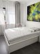 Chambre meublée avec salle de bain privative ? Cessange, Luxembourg
Belle chambre meublée située dans le quartier résidentiel de Cessange, à Luxembourg-Ville.
La chambre
?  Lit double avec caisson de rangement intégré
?  Tables de chevet avec éclairage LED
?  Nombreux rangements (grandes armoires + tiroirs)
?  Bureau avec chaise et télévision
?  Salle de bain privative (douche à l'italienne)
Cuisine partagée (1 personne maximum)
Chaque occupant dispose de son propre :
?  Réfrigérateur individuel
?  Micro-ondes individuel
?  Poubelle individuelle
?  Armoire de rangement individuelle
Équipements mis à disposition Lave-linge, sèche-linge, aspirateur, table à repasser, escabeau et boîte Amazon.
Charges : 100 € / mois tout compris
?  Internet Fibre + TV
?  Eau chaude et froide
?  Chauffage
?  Électricité
?  Ordures ménagères
?  Assurance habitation
?  Entretien et ménage des parties communes
Cave & local vélos
?  Armoire individuelle fermée à clé à la cave (120 × 200 × 60 cm)
?  Local vélos à disposition
Chambre moderne, lumineuse et entièrement équipée, idéale pour une personne seule.
Disponible immédiatement.
