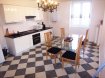 A SAULNES (54 650) à proximité immédiate de la frontiére LUXEMBOURGEOISE, à 5 Km de DIFFERDANGE, à vendre un appartement d'une superficie habitable de 110M², situé au 1er étage d'une résidence sans ascenseur.
Le bien dispose également d'un garage.

CONSISTANCE:

Une entrée dégagement avec un cellier de rangement, une cuisine équipée, un salon salle à manger, deux chambres, une salle de bain avec une baignoire d'angle, une douche et un meuble une vasque, un cabinet de toilette séparé.

Chauffage au Gaz.
Fenetres en PVC en double vitrage équipées de volets roulants.

Charges mensuelles : 25€.
Taxe foncière  900€ par an.