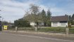 Maison Vente 3 chambres à Hombourg - 310 000 € Maison F5 à vendre à Hombourg . Dans un quartier calme, sur un terrain de 12 ares, cette maison de type de F5 de 109 m2 en plain-pied comprend : une cuisine séparée, un grand séjour, 3 chambres, une salle de bain avec baignoire et douche, un WC séparé. Sous-sol sur toute la surface de la maison et garage. Chauffage electrique. Terrasse, jardin aménagé et cloturé avec grande dépendance pour 2 garages à voitures et stockage au 1er étage de la dépendance. Possibilité d'aménager entièrement le 1er étage. Libre de suite
