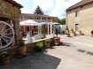 Maison Vente 5 chambres à Koenigsmacker - 649 000 € Superbe propriété de 345 m2 - Koenigsmacker. Vous serez charmés par cet ancien corps de ferme situé dans le village de Koenigsmacker, à quelques minutes des axes autoroutiers direction Luxembourg et Thionville. Elle vous offre, une maison d'habitation de 165 m2 comprenant au rez-de-chaussée, une grande entrée, une cuisine équipée avec accès à une belle terrasse, un wc séparé et un salon - séjour. A l'étage, 3 chambres ainsi que 2 salles d'eau et 2 wc. Les combles sont aménageables. En passant par une cours spacieuse, vous accèderez à une dépendance rénovée en appartement duplex de 180 m2 offrant un séjour, une cuisine équipée, une buanderie, une salle d'eau, 2 chambres ainsi qu'une grande mezzanine avec balcon. Vous disposerez également de 2 beaux espaces à aménager selon vos envies : Une grange de 280 m2 actuellement brute avec une très belle hauteur sous plafond ainsi qu'une dépendance d'une surface de 150 m2 avec un étage et une porte d'entrée sur rue. Cette propriété sera idéale pour une grande famille désirant des espaces de vie distincts, pour un professionnel ou encore pour y créer des appartements. Agent commercial à contacte : Amélie Giglio au 07.71.22.24.37 ou 03.82.53.52.94; par mail : agence@ccimmobilier.com. Dans le cadre de votre recherche, n'hésitez pas à consulter notre site www.ccimmobilier.com