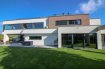 Villa Vente 5 chambres à Eschdorf - 1 890 000 € -- FR --
Home Project vous propose une maison exceptionnelle sur terrain de 15 ares.
Construction de 2012 en très bon état, finition luxueuse, nombreuses aménagements techniques et meubles sur mesure.
± 360 m2 surface habitable
Salle de cinéma et Jeu de quilles
Garage de 46m2 et plusieurs emplacements extérieurs.
- Rdc:
Hall spacieux
Vestiaire
WC séparé
Bureau
Salle de Fitness
Cuisine ouverte haut de gamme avec un très grand débarras
Salon/Salle à manger et à côté un Bar avec une belle cheminée et ses lumières indirectes pour une ambiance optimale.
Grandes baies vitrées donnant sur une terrasse de /- 60 m2 partiellement couverte
- 1er étage:
1 chambre parentale de 21,85m2 avec son dressing de 16,93m2 et salle de bains privative, style Wellness de 38,41m2. (Sauna, Jacuzzi, Douche/Hammam)
3 chambres à coucher supplémentaires
Buanderie
1 Salle de bains
WC séparé
Débarras
- Sous-sol:
Salle de cinéma (Golf Simulator)
Piste de quilles avec Bar Lounge
WC
Plusieurs caves et local technique
Chaufferie (Mazout)
Cette belle demeure est un endroit idéal pour y installer son