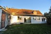 Maison Vente 2 chambres à Vibraye - 59 950 € 7 Kms Vibraye. C IMMOBILIER vous propose une maison de bourg restaurée offrant : véranda, cuisine ouverte sur séjour avec cheminée, une chambre, buanderie, salle d'eau, wc. À l'étage : une chambre, grenier. Garage. Terrain clos de 460 m².
*Honoraires inclus charge acquéreur : 9.00% TTC (prix 55000.00 euros hors honoraires).