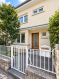 **À LOUER - LUXEMBOURG-BELAIR**

**CHARMANTE MAISON DE VILLE -3 CHAMBRES - JARDIN - TERRASSE - ± 155 M² DE SURFACE TOTALE**

IMPORTANT - CONTACT ET DEMANDES DE VISITE  
Merci de nous contacter exclusivement par e-mail ou via le bouton de contact de la plateforme immobilière.  
Étant très régulièrement en rendez-vous et en déplacement, nous ne sommes malheureusement pas en mesure de répondre aux appels téléphoniques.  
Nous nous efforçons de répondre à toutes les demandes écrites au plus tard le jour ouvrable suivant leur réception.  
Nous vous remercions de votre compréhension.

UNE MAISON DE CHARME DANS L'UN DES QUARTIERS LES PLUS RECHERCHÉS DE LUXEMBOURG

SIGELUX Real Estate vous propose à la location cette charmante maison de ville ancienne, idéalement située dans le quartier résidentiel prisé de Luxembourg-Belair.

Développant une surface habitable d'environ 118 m² et une surface totale d'environ 155 m², cette propriété séduit par son authenticité, son atmosphère chaleureuse et ses agréables espaces extérieurs.

Avec ses 3 chambres à coucher, son jardin privatif et sa terrasse, elle offre un cadre de vie particulièrement agréable pour une famille ou un couple souhaitant profiter du charme d'une maison traditionnelle tout en bénéficiant d'une situation privilégiée à proximité du centre-ville.

La combinaison d'une maison de caractère, d'un jardin et d'une localisation aussi centrale constitue un véritable atout sur le marché locatif de Luxembourg-Ville.

Cette maison se distingue par son caractère et son ambiance accueillante, offrant des espaces adaptés à une vie familiale confortable.

Elle comprend notamment :

3 chambres à coucher  
1 salle de douche  
Une cuisine équipée  
Une terrasse  
Un jardin privatif 

Ces espaces constituent un avantage particulièrement appréciable pour les occupants recherchant l'indépendance et l'intimité d'une maison, tout en conservant les avantages d'une localisation urbaine.

**LUXEMBOURG-BELAIR - UN CADRE DE VIE PRIVILÉGIÉ**  
Le quartier de Belair compte parmi les secteurs résidentiels les plus appréciés de Luxembourg-Ville.  
Il séduit notamment par son environnement agréable, sa proximité avec le centre-ville et la qualité de ses infrastructures.  
La maison bénéficie d'une situation particulièrement pratique pour la vie quotidienne :  
École située à environ 50 mètres  
Aire de jeux à proximité  
Arrêts de bus facilement accessibles  
Commerces et services du quotidien à proximité

Accès pratique au centre-ville de Luxembourg  
La proximité immédiate de l'école et des transports publics représente un véritable avantage pour les familles souhaitant simplifier leur organisation quotidienne.  
Cette localisation permet de conjuguer vie résidentielle, confort familial et proximité des commodités, dans l'un des quartiers les plus recherchés de la capitale.

**LES POINTS FORTS**  
Maison ancienne pleine de charme  
Quartier résidentiel recherché de Luxembourg-Belair  
± 118 m² habitables  
± 155 m² de surface totale  
3 chambres à coucher  
1 salle de douche  
Jardin privatif  
Terrasse  
Maison offrant indépendance et intimité  
Transports publics à proximité  
Accès facile au centre-ville

Disponible à partir du 1er novembre 2026

**CONDITIONS DE LOCATION**

Loyer mensuel : 3.500 €  
Charges individuelles : à la charge du locataire, payées directement aux fournisseurs concernés  
Garantie bancaire : 2 mois de loyer, soit 7.000 €  
Frais d'agence à charge du locataire : ½ mois de loyer + TVA de 17 %, soit 2.047,50 € TTC  
Disponibilité : 1er novembre 2026  
Durée minimale du bail : 2 ans  
Animaux domestiques non admis  
Colocation non autorisée

Dossier locatif complet demandé avant toute validation de candidature

**INFORMATIONS & CANDIDATURES**  
Afin de pouvoir étudier votre candidature et, le cas échéant, organiser une visite, merci de nous communiquer les informations suivantes :

Votre situation personnelle et familiale  
Le nombre total de futurs occupants  
Votre situation professionnelle et le type de contrat de travail  
Le revenu mensuel net du ménage  
La date de prise en location souhaitée  
La durée de location envisagée

Merci de transmettre votre demande exclusivement par e-mail ou via le bouton de contact de l'annonce.

Étant régulièrement en rendez-vous et en déplacement, nous ne pouvons malheureusement pas assurer le suivi des demandes par téléphone.  
Nous nous efforçons de répondre à toutes les demandes écrites au plus tard le jour ouvrable suivant leur réception.  
Nous vous remercions de votre compréhension et de l'intérêt porté à cette propriété.

Bob Funck  
SIGELUX Real Estate  
E-mail : bob@sigelux.lu