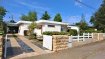 Maison Vente 3 chambres à Briey - 210 000 € Nouveauté en exclusivité !!
Maison d'architecte de plain-pied avec toit plat de 1970...
137m² hab avec grande terrasse couverte, jardin et sous-sol complet de 160m² sur un terrain de 10 ares clos et arboré !
De très beaux volumes pour ce bien dans un quartier très prisé de Briey haut.
Entrée par véranda, cuisine équipée, buanderie|cellier, grand salon|séjour avec cheminée | accès terrasse couverte avec sa cheminée également et un jardin.
L'espace nuit offre 3 belles chambres et un bureau, une salle d'eau et un wc séparé.
De nombreux rangements et au sous-sol complet 5 caves et un grand garage 2vl.
Chaudière gaz neuve, chauffage au sol. Prévoir travaux...PRODUIT RARE !!!