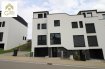 Maison Vente 4 chambres à Senningen - 1 285 000 € Nous vous proposons à la vente cette magnifique maison de 200m2 de construction récente (encore sous garantie décennale).Proche de toutes commodités tels que commerces, crèches, écoles fondamentales et transports en commun.Au rez-de-chaussée vous trouverez un hall d'entrée, un wc séparé, une buanderie, ainsi qu'un grand garage pour deux voitures.Au premier étage une très belle cuisine équipée de haut standing ouverte sur un vaste salon et salle à manger ayant un accès direct à la terrasse et au jardin. Au deuxième étage, vous disposez de 3 chambres dont une emménagée en suite parentale.Le dernier étage se compose de 1 grande chambre, un bureau et une salle de bain.Informations complémentaires : - Système de ventilation dans toute la maison - Chauffage au sol au premier étage- Stores électriques - Spots LEDN'hésitez pas à nous contacter pour visiter ce bel objet ou pour plus de renseignements, au 28.66.39.1, visites également possibles le samedi sur rdv.Ref agence :72316