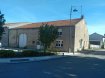 Maison Vente 2 chambres à Valleroy - 260 000 € Fermette avec grange et écurie. En exclusivité chez AGORA IMMOBILIER :
Découvrez cette belle et grande fermette !
Elle comprend une partie habitation de plain-pied d'environ 98m² entièrement rénovée avec une entrée, une cuisine équipée, un salon, un séjour, 2 chambres, un dégagement, une salle d'eau et un wc séparé.
Au 1er étage, un grenier aménageable d'environ 110m² avec plancher neuf, isolation sous toiture, arrivées / évacuations, électricité et fenêtres neuves.
Les annexes offrent une écurie, une chaufferie, une buanderie, 2 pièces ainsi qu'une grange. Le tout pour prêt de 500m² de surface totale !
Les extérieurs donnent sur un beau jardin, sans vis-à-vis, avec un grand appentis de 120m² et un accès direct par la rue.
Chauffage par pompe à chaleur et ballon thermodynamique !
Produit rare sur le secteur à saisir rapidement !
AGORA BRIEY 03 82 20 25 26
