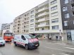 Appartement Vente 1 chambre à Luxembourg-Gasperich - 665 000 € Schaus Immobilier vous propose à la vente cet appartement sis au 5ème étage d'une résidence implantée dans un quartier en plein développement avec cave et garage.
L'entrée dans l'appartement se fait par un hall d'entrée avec du marbre au sol et dispsant de placards intégrés. Cette entée dessert :
- Une cuisine d'une surface d'environ 10,50m2 avec du carrelage au sol et un accès à un balcon.
- Un grand salon/salle à manger (+-31,50m2) avec du marbre au sol et donnant accès au balcon susmentionné.
- Un WC séparé.
- Une salle de bains avec WC.
- Une chambre avec du laminat au sol (+-17,50m2) disposant d'un accès à un second balcon.
L'offre est complétée par un garage qui se trouve au sous-sol de la résidence ainsi d'une cave d'une surface d'environ 4,60m2
L'immeuble se trouve à proximité de toutes les commodités notamment les transports en communs, les axes de circulation, les commerces de proximité et le quartier de la Cloche d'Or.
Nous sommes à votre entière disponibilité pour tout renseignement complémentaire et un rendez-vous de visite.
Ref agence :883092