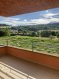 Appartement Location 3 chambres à Pont-à-Mousson - 700 € c.c. Appartement en location avec terrasse à Pont-À-Mousson (54). Trouvez un nouveau logement en location avec ce vaste T4 de 80m2 accompagné d'une grande terrasse, agréable et ensoleillée sur la commune de Pont-À-Mousson.
L'appartement se compose d'un espace cuisine, un espace nuit comprenant 3 chambres, une salle de bain, ainsi qu'une buanderie et un toilette séparé.
L'appartement est récent, immeuble sorti de terre en 2000. Il se situe idéalement, proche des bords de moselle, et à proximité direct avec les axes autoroutiers.
Ce bien comprends également 2 places de parking couvertes !
Pour ce qui est du loyer, le montant proposé par le propriétaire s'élève à 700 EUR par mois charges comprises ( 670+30EUR qui comprennent l'entretien de la chaudière, la taxe d'ordure et l'électricité des communs)