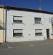 Appartement Vente 2 chambres à Terville - 115 000 € TERVILLE CENTRE VILLAGE, DANS UN PETIT IMMEUBLE COMPOSE DE 3 LOGEMENTS, APPARTEMENT AU 1ER ETAGE AVEC ACCES A RENOVER TYPE F4 DEVELOPPANT 103m2, COMPOSITION; ENTREE, SEJOUR, CUISINE, SALLE DE BAIN AVEC WC, 2 CHAMBRES, 2 PLACES DE STATIONNEMENT.
Ref agence :102881