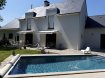 Maison Vente 4 chambres à La Chapelle-des-Marais - 392 000 € Maison La Chapelle Des Marais 6 pièce(s) 160 m2. 1.5KM DES COMMERCES AU CALME SANS VIS A VIS très belle Maison 2015 contemporaine offrant au rez de chaussée une entrée, une cuisine aménagée et équipée ouverte sur salon séjour de 50m² avec 2 grandes baies à galandages, une suite parentale avec salle d'eau, wc et dressings, un bureau aménagé.
Une grande arrière cuisine carrelée, un wc indépendant avec lavabo et rangements,
A l'étage : 3 chambres dont deux avec dressings, salle de bain et douche à l'italienne, wc, et grenier de 10m² environ.
A l'extérieur : puits, terrain de 900m² entièrement clos et sans vis à vis avec piscine traditionnelle chauffée, terrasse de 100m² et carport 50m² pour 2 voitures.
PRESTATIONS - VOLUMES - ENVIRONNEMENT
Ref 10273
dont 3.16 % honoraires TTC à la charge de l'acquéreur.