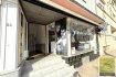 Local commercial Vente à Differdange - 297 000 € Commerce à vendre ? 55 m² au coeur de Differdange
Nous vous proposons ce local commercial de 55 m², idéalement situé en plein centre de Differdange, à proximité immédiate de tous les commerces, transports en commun et services.
Convient à toute activité commerciale grâce à sa localisation stratégique.
Actuellement exploité comme salon de coiffure, le bien se compose comme suit :
Une pièce principale lumineuse
Une pièce secondaire
Un WC séparé
Emplacement privilégié : grande visibilité et accessibilité parfaite pour développer votre activité.
Pour tout complément d'information, n'hésitez pas à nous contacter au 28 77 88 22.
Possibilité de visites également le samedi.
Vous souhaitez vendre ou échanger votre bien ?
Nous sommes en permanence à la recherche de nouveaux biens à vendre (appartements, maisons, terrains à bâtir) pour nos clients acquéreurs.
Estimation gratuite et sans engagement !