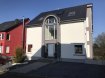 Maison Vente 3 chambres à Heiderscheid - 678 000 € Belle maison individuelle, construite en 2010 sur un terrain de 6.09 ares, en situation calme, et offrant une surface habitable de +/- 260 m2.
La maison, qui est en excellent état, avec volets électriques au rez-de-chaussée, chauffage à mazout et grand réservoir d'eau pluviale de 5000 litres, se compose comme suit:
Sous-sol: buanderie, cave à vin, chaufferie, garage pour 3 voitures, plusieurs caves
Rdch.: hall d'entrée, wc séparé, bureau, living/salon spacieux avec poêle et accès sur une grande terrasse et dans le jardin, cuisine équipée moderne avec accès sur la même terrasse,
1er étage: hall de nuit, chambre parentale avec dressing (25 m2) et salle de bain privative (avec baignoire de coin, douche et WC, et accès à un balcon, 2 grandes chambres à coucher (25 + 20 m2), salle de douche avec WC
Combles: surface de 74 m2 aménagée en séjour avec une chambre à coucher, possibilité d'y aménager également une cuisine et une salle de douche.
La maison est disponible pour de suite
Ref agence :1002