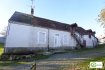 Maison Vente 2 chambres à La Ferté-Bernard - 140 410 € FERMETTE A CHERRE AVEC 1,7 HECTARES DE PRE. C IMMOBILIER vous propose A CHERRE, UNE FERMETTE de 71 m2 avec grande possibilité d'extension et 1,7 Hectare en nature de pré idéal pour un ou deux chevaux. La maison d'habitation se décompose de plain-pied d'une entrée, d'une pièce à vivre avec cheminée, d'un salon, une chambre, WC, salle de bains. A l'étage : une chambre. L'ensemble habitable (Electricté OK, huisseries en double vitrage PVC...). A la suite, plusieurs anciennes étables (environ 60 m2) pouvant être amménagées, grande cave. En L :deux boxs. En face de la maison, nombreuses remises (Atelier, ancien fumoir...). Une grange pouvant acceuillir un camping car. Maillère et ancienne stabule. Le pré est entièrement clos. Idéal pour les amoureux des chevaux.