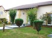 Maison Vente 3 chambres à Talange - 399 000 € *TALANGE, A SAISIR SUPERBE MAISON DE PLAIN PIED DE 156 M2 SUR 7,56 ARES*. UN VERITABLE COUP DE COEUR ! PRODUIT RARE...
A saisir sans tarder ! magnifique maison de 2001 en PLAIN PIED surélevé, idéalement située sur Talange, proche de toutes les commodités, idéale pour un travailleur frontalier.
En excellent état, fonctionnelle, comprenant des matériaux de haute qualité, sans aucun travaux à prévoir : Nous vous proposons cette belle demeure individuelle en pierre de taille construite sur 7,56 ares de 156 m² alliant charme et caractère.
Celle-ci vous offre une belle pièce de vie de 70 m² environ avec une belle hauteur de plafond ( 2,75 mètres ), comprenant un coin repas ainsi qu' une cuisine de haute qualité entièrement équipée, donnant accès direct sur ses terrasses et piscine hors sol.
Trois grandes chambres : 14 m² / 16 m² ainsi que 17 m² pour la chambre parentale. Une salle de bain de 12 m² environ habillée d' une baignoire encastrée, d'une douche, d' un double vasque et d' un wc.
Un wc indépendant.
Pour compléter ce bien, un double garage de 46 m² ainsi qu' une grande cave.Chauffage au sol ( Gaz ) /Motorisation des volets / DPE ( C ).....
**************************************************************
Les visites auront lieu uniquement après un premier entretien téléphonique au 06 33 83 40 82 ( Sandrine Di Francesco, titulaire de la carte professionnelle de la chambre des commerces Siret : 78900935400018 ) .