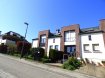 Duplex Vente 2 chambres à Schifflange - 495 000 € Schaus Immobilier vous propose, dans une petite copropriété à six unités, ce magnifique duplex, idéalement situé dans une impasse calme et paisible.
Construit en 1992, le duplex vous offre sur une surface utile d'environ 82m2, une belle entrée desservant au rez-de-jardin :
- Un W.C. séparé
- Un salon/salle à manger très agréable et spacieuse avec une coin cuisine ouverte,
donnant accès à une magnifique terrasse s'ouvrant sur votre jardin privatif.
Une belle cage d'escaliers mène au premier étage où se trouvent deux chambres avec des surfaces utiles d'environ 11m2 et 18m2 respectivement.
A l'étage se trouve également une salle de douche avec vasque et WC.
L'offre est complétée par une grande cave ainsi qu'un emplacement intérieur.
Le fait que vous pouvez accéder à votre jardin privatif et à une belle terrasse vous fera certainement oublier d'être dans un appartement, et vous donnera l'impression de vivre dans une petite maison.
Nous sommes à votre entière disposition pour tout renseignement complémentaire ainsi qu'une visite.
Ref agence :883005