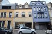 Maison individuelle Vente 2 chambres à Esch-sur-Alzette - 599 000 € J'ai le plaisir de vous proposer le prestigieux Salon de coiffure JEANNE Coiffure, fournisseur de la cour, à Esch-sur-Alzette, qui a fermé ses portes le 31 octobre 2017.
Il se compose comme suit:
Commerce et habitation.
Sous-sol:
Buanderie, 2 caves, salle de douche, chaufferie et une grand cave, surface total du sous-sol 70m2.
Rez-de-chaussée:
Salon de coiffure entièrement équipée avec fond de commerce, climatisé, 16 lavabos pour coiffer les clients, wc séparé.
A l'étage :
Un appartement d'env. 100 m2 habitable, comprenant, 2 chambres à coucher, salon, salle à manger, cuisine, salle de bains.
L'appartement est à rénover ou rafraîchir, dalles en bois, chauffage de 2012, toiture non isolée de 2005, électricité refaite en 2016, fenêtres double vitrage.
Il est également possible de louer la maison et le fond de commerce.
Pour une visite ou de plus amples renseignement, contactez Christine SIMON tel: 621 189 059
Ref agence :5339006
