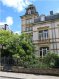 Maison de maître Location 5 chambres à Luxembourg-Limpertsberg - 5 800 € Au Limpertsberg Sigelux Real Estate vous propose à la location cette grande maison jumelée, disposant de 5 chambres.
Elle se situe au 34 rue des Roses L- 2445 Luxembourg
Sa surface totale est de 350m2, surface habitable 275m2, sous-sol 80m2
Elle se compose comme suit :
Au rez de chaussée
- Hall d’entrée
- Living avec verrière +/- 80m2
- Cuisine équipée indépendante
- Bureau
- Une toilette séparée
Au 1er étage
- 2 chambres à coucher de 16 et 20 m2
- Salle d’eau avec baignoire, douche, double lavabo et WC
- Dressing
- Balcon
Au 2éme étage
- 2 chambres de 14 et 15m2
- Salle d’eau avec baignoire, douche, double lavabo, et WC
- Bureau
Au 3ème étage
-1 Chambre de 13m2
Loyer : 6000€
Garantie locative : 3 mois de loyer
Frais d’agence : 1 mois de loyer + Tva
Pour plus de renseignement ou un Rendez-Vous pour visiter, contactez :
SIGELUX 46 71 31 ou info@sigelux.lu
