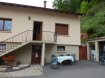 Maison Vente 4 chambres à Lambach - 138 000 € Maison individuelle. Trés belle façade pour cette maison d'habitation d'environ 126m², composée d'une double pièce de vie donnant sur un balcon, cuisine équipée, 3 chambres à coucher, salle de bain et Wc, le tout sur un même niveau. L'étage offre une 4 eme chambre à coucher et le grenier aménageable. Sous sol aménagé. Située sur L'axe Bitche / ROHRBACH LES BITCHE.