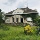 Maison Vente 5 chambres à Pont-à-Mousson - 264 000 € Belle maison de caractère . Maison de caractère comprenant une superbe entrée de 16m2 qui dessert : - un salon séjour de 50m2 donnant sur une terrasse exposée plein sud - une cuisine de 13m2 (possibilité d'ouvrir) - une salle de bain - une chambre avec rangements intégrés - un accès cave. L'étage comprend : - 4 belles chambres - toilette séparé - une salle d'eau La cave quant à elle, se compse : - d'une cave à vin - 2 grandes pièces - un grand garage Le tout entouré par un jardin entièrement clos. Chauffage au sol N'hésitez plus, venez visiter !
