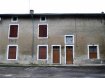 Maison Vente 2 chambres à Laneuville-sur-Meuse - 12 000 € Une maison d'habitation à rénover comprenant :
- au rez-de-chaussée : cuisine, séjour, W.C., salle d'eau ;
- à l'étage : deux chambres.
Grenier au-dessus. Jardinet sur le côté.
Jardin séparé.
Le tout sur une superficie de 02a 76ca