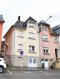 Maison Vente 4 chambres à Tetange - 595 000 € En Exclusivité,
Venez découvrir cette maison idéalement situé à Tétange,
Sur une surface habitable de 135m², elle se compose comme suit: un salon et salle à manger, une cuisine équipée avec accès sur une terrasse, 4 chambres à coucher et deux salles d'eau.
A cela s