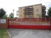Appartement Vente 2 chambres à Cambrai - 107 000 € En résidence sécurisée . Appartement de type 3 situé au rez de chaussée comprenant : hall d'entrée avec placard, séjour avec coin cuisine, 2 chambres 1 dont avec placard, WC, SDB avec baignoire. chauffage électrique - place de parking. Prix 107 000 euros dont 7% d'honoraires à la charge de l'acquéreur 100 000 euros net vendeur