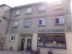 Appartement Location 1 chambre Ars-sur-Moselle - 410 € Au 2ème étage, appartement 3 pièces de 60m², comprenant une entrée, un coin-cuisine, un salon, un séjour, une chambre. Salle de bains, WC.Chauffage individuel au gaz. Disponible à compter du 15/11/2017