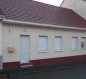 Maison Vente 3 chambres à Berck - 194 000 € CENTRE BERCK VILLE REF: 6025 Maison SUD plein centre ville proche de toutes commodités sur une parcelle de 142 m2, comprenant: séjour/salon de 32 m2, wc, salle de bains, cuisine indépendante, cellie. ( possibilité de créer une chambre en rdc) A l'étage: trois chambres. Cour fermée pour 2 véhicules. DPE: D GES : D