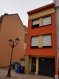 Maison Vente 3 chambres à Ettelbruck - 559 000 € Maison en très bon état en plein centre ville.
La maison se compose comme suit:
Rdch: Garage pour 2 - 3 voitures, Cave, Chaufferie;
1er étage: Living, Cuisine équipée, Salle de douche, 1 chambre à coucher;
2ème étage: 2 chambres à coucher, Salle de douche, Terrasse.
Peut être agrandie en hauteur. Autorisation de la commune pour faire une maison bi-familiale!