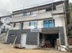 Maison Vente 3 chambres à Prettingen - 799 000 € Dans la commune de Lintgen au coeur de Prettingen, dans une petite rue calme, belle maison libre de 4 côtés complètement renouvelée en état futur d'achèvement offrant 150m², elle se compose : D'un hall d'entrée avec WC séparé, Une belle pièce à vivre avec cuisine équipée salle à manger et un agréable salon donnant sur une très grande terrasse bien ensoleillée avec vue sur Lintgen.
A l'étage supérieur 2 chambres à coucher, 1 salle de bain et une suite parentale avec salle de douche.
Au sous-sol se trouvent une cave, espace buanderie et le garage pour 1 voiture. L'architecture respecte le caractère rural tout en lui conférant une allure sobre et naturelle renforcée par le choix des matériaux robustes et intemporels. Se caractérisant également par un haut-standing.
Livraison Décembre 2019
Pour plus de renseignements n'hésitez pas à nous contacter.
Tél.: 281122-1 ou par mail: info@homesell.lu
Ref agence :144