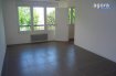 Appartement Location à Thionville - 440 € c.c. F1 centre-ville, stationnement
THIONVILLE ' Quartier Saint François - Dans immeuble proche du centre-ville
appartement F1 de 31 m² au 3ème étage, offrant 1 entrée avec placards, 1 pièce à vivre de 20 m², une kitchenette équipée pour 3 m², Sdb avec baignoire et wc 4 m², et une cave commune.
Stationnement facile, quartier au calme
DPE : D chauffage annuel 221 '
Loyer : 395 ' + 45 ' de prov. sur charges
Dépôt de garantie : 395 '
Honoraires : 310 ' dont 62 ' d'état des lieux
Libre le 2 Juin
Agora Thionville : 03 82 54 77 77