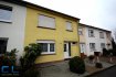 Maison mitoyenne Vente 4 chambres à Luxembourg-Kirchberg - 1 180 000 € Kirchberg - Domaine du Kiem,Maison uni familiale mitoyenne, en bande, construite sur un terrain de 1.75ca.Située dans une cité très calme restant à cinq minutes à pied de l'école, arrêt de bus, et de tout le domaine commercial du Kirscheberg.Avec une surface habitable d'environ 125m2 + un sous sol aménageable.Rdch : hall, wc. sépare, cuisine équipée individuelle, salon avec feux ouvert et avec accès directe sur la terrasse et le jardin orienté sud.Étage : trois chambres à coucher (16,30m2, 13,80m2,8,95m2) , une salle de douche.Mansarde aménagée en une grande chambre à coucher.Sous sol : cave chaufferie, une pièce +- 30m2 pouvant servir de salle de sport,, bureau, etc.Disponible à l'acte.Ref agence :LKCVJPH27