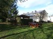 Appartement Location 1 chambre à Luxembourg-Kirchberg - 1 580 € Text français ci-dessous.
Das Appartement befindet sich in sehr ruhiger und zentraler Lage in Kirchberg, unweit der Europäischen Institutionen. Es ist mit hochwertigen Möbeln ausgestattet und verfügt über eine Waschmaschine/Trockner Kombination. Mindest Mietzeit 6 Monate.
Das Appartement liegt in einer sehr ruhigen Sackgasse nur einige Schritte von dem Batiment Jean Monnet entfernt.
Es umfasst 1 Schlafzimmer, ein Badezimmer mit Dusche, eine offene, moderne Küche, sowie ein Wohn/Esszimmer . Die Wohnung hat eine eigene Gasheizung für Warmwasser und Heizung. Vor der Residenz stehen Parkplätze nur für die Bewohner zur Verfügung. Hinter dem Gebäude liegt ein gemeinschaftlicher Garten mit Sitzgelegenheiten für alle Mieter.
Die meisten Institutionen des Kirchbergs sind in wenigen Minuten erreichbar, die Bushaltestelle
