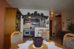 Duplex Vente 1 chambre à Wiltz - 238 000 € Beau Duplex, sis à Wiltz-Centre avec vue imprenable, comprenant :Ascenseur.Garde-robe, Séjour, salle à manger avec sortie sur balcon, cuisine équipée ouverte, escalier menant à l'étage, une chambre à coucher avec bureau, salle de bains.Cave : 2x2 mPossibilité de louer un emplacement au sous-terrain.Charges mensuelles : 200 'Surface habitable : 65 m2Balcon : 5,6 m2Cave : 4 m2Ref agence :468