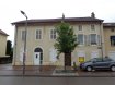 18 RUE FOCH - NOVEANT SUR MOSELLE
Au rdc, un appartement 5P de 104m² comprenant un séjour avec son coin-cuisine meublé, trois chambres, une salle de bain et un wc séparé.
Chauffage individuel électrique. Disponible au 1er septembre.
