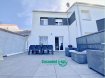Haus Kaufen 4 Schlafzimmer in Chémery-les-Deux - 211.000 € Maison Chemery Les Deux. Maison se composant d'une entée, d'un couloir, d'un dégagement, d'une pièce de vie avec accès terrasse et cuisine ouverte, de quatre chambres, d'une salle de bain (baignoire, lavabo et WC), d'un WC individuel, d'une terrasse, d'un garage, et d'un jardin.