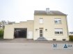 Maison Vente 4 chambres à Mamer - 1 230 000 € L'agence immobilière MaraMax s.àr.l vous propose cette spacieuse maison libre des 4 côtés avec un grand dépôt de +/- 122 m2 et un grenier aménageable de +/- 41 m2. La maison est située dans une rue calme au coeur de Mamer, canton de Capellen et implantée sur un terrain de +/- 3a 57ca.
Avec une surface totale +/- 311.74 m2 et une surface habitable de +/- 109.67 m2, la maison se compose comme suit:
Rez-de-chaussée:
- hall d’entrée,
- cuisine équipée indépendante,
- living/salle à manger, accès terrasse et jardin,
- WC séparé,
- spacieux garage / dépôt, accès jardin.
1er étage:
- hall de nuit,
- 3 chambres à coucher,
- salle de bains avec lavabo, WC, fenêtre, accès au grand grenier aménageable qui se trouve au 2ème étage.
Sous-sol:
- hall de cave avec chaufferie, chaudière à mazout Viessmann et fenêtre,
- buanderie avec fenêtre, accès jardin.
Disponibilité : De suite!
Pour plus d’informations par rapport à cette maison, n’hésitez pas à nous contacter.