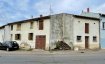 Maison Vente 2 chambres à Freistroff - 49 000 € FREISTROFF. A rénover. Ensemble immobilier d'une surface de 150 m2 sur 2 niveaux ainsi qu'une cours, un garage et une écurie. Un terrain de 9 ares 60 non attenant complète cette maison.