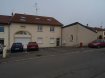 Appartement Vente 2 chambres à Illange - 169 000 € ILLANGE : DANS UNE PETITE COPROPRIETE RENOVEE EN X , APPARTEMENT TYPE F3 DEVELOPPANT 101 m2 COMPOSE D'UNE ENTREE, UNE CUISINE OUVERTE SUR SEJOUR DONNANT ACCES A UNE LOGGIA, 2 CHAMBRES, UNE SALLE DE BAIN, UN WC SEPARE, UN CELLIER, UN DEGAGEMENT AVEC PLACARD, PARKING PRIVATIF.
CHAUFFAGE CENTRAL AU GAZ, DOUBLE VITRAGE PVC
DOUBLE VITRAGE
POSSIBILITE GARAGE EN LOCATION 40' PAR MOIS
Ref agence :6421