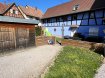 Appartement Vente 3 chambres à Niederschaeffolsheim - 255 000 € MAISON MITOYENNE NIEDERSCHAEFFOLSHEIM. NIEDERSCHAEFFOLSHEIM, situé à moins de 10min de HAGUENAU.
Piste cyclable à proximité, accès à l'autoroute rapide.
Atypique et avec beaucoup de charme, venez découvrir cette maison mitoyenne dans un ancien corps de ferme entièrement rénové dans les années 2010.
Avec une surface au sol d'environ 130m², le bien se compose au rez-de-chaussée d'une grande entrée avec buanderie et espace de rangement, de deux chambres, d'une salle de bains avec baignoire et d'un WC séparé.
A l'étage, un agréable séjour, avec une cuisine équipée, une chambre d'enfant ou un bureau.
Aux combles, une chambre a été aménagée avec un filet tendu, propice à la détente ou la lecture avec vue plongeante sur le séjour.
De plus, le bien dispose d'une belle terrasse avec espace verts, d'un abri de jardin (ou petit garage) et d'une place de parking.
Chauffage individuel au gaz.
Pas de travaux à prévoir.
Montant moyen annuel du budget prévisionnel : 1118 EUR
Nombre de lots : 10
Prix : 255000 EUR Honoraires inclus charges acquéreur : 2%~(Prix 25000 EUR hors honoraires) (2.00 % d'honoraires TTC à la charge de l'acquéreur.)
Copropriété de 10 lots (Pas de procédure en cours).
Charges annuelles : 1118.00 euros.
