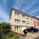 Maison Vente 3 chambres à Belvaux - 775 000 € Nous vous présentons cette agréable maison unifamiliale, idéalement située dans une rue paisible de Belvaux. À seulement 2 minutes de Belval, ou vous trouverez le campus universitaire du Luxembourg, ainsi que de nombreux centres de recherches, entreprises et lieux culturels, tel que cinéma, centre commercial