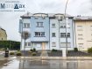 Appartement Location 2 chambres à Lamadelaine - 1 350 € L'agence immobilière MaraMax s.àr.l vous propose en location ce chaleureux appartement, au 1er étage d'une résidence à 10 unités, située à Lamadelaine, proche de l'école primaire et toutes autres commodités.
L'appartement aune surface habitable de +/- 75m2 et se compose comme suit:
- spacieux hall d'entrée avec parlophone,
- living/salle à manger, volets électriques,
- cuisine équipée indépendante, volets électriques,
- 2 chambres à coucher, dont une avec armoire encastrée,
- salle de bains avec lavabo, WC et ventilation.
A ceci s'ajoute un garage avec accès pour la cave ainsi que la résidence.
Buanderie commune, jardin commun et local vélos commun.
Conditions de location:
Loyer: 1.350.-€
Charges: 170.-€
Caution: 2.700.-€
Frais d'agence: 1 mois de loyer + 17%TVA
Disponibilité: De suite!
Pour plus d'informations par rapport à ce chaleureux appartement, n'hésitez pas à nous contacter.