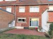 Maison Vente 3 chambres à Tourcoing - 219 000 € Tourcoing Prox Caserne Pompier Maison années 60. Coup de coeur pour cette maison de lotissement des années 60 située à proximité de la Caserne des Pompiers, vous serez séduits par sa luminosité et sa belle rénovation ! Elle est construite sur une parcelle de 439 m² environ exposée sud ouest et dispose d'un sous sol complet, garage, hall d'entrée, séjour carrelé et traversant, cuisine équipée récente, wc au rdc, à l'étage 3 chambres, salle de bain et wc sur le même palier, et espace grenier. Cette maison est bien équipée : double vitrage pvc, chauffage central au gaz et toiture refaite en 2003.