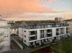 Appartement Location 1 chambre à Luxembourg-Gasperich - 1 600 € Proche du nouveau quartier de la Cloche d’Or, Sigelux Real Estate vous propose à la location cet appartement entièrement rénové, au 4éme étage de la Résidence « South-End », l’appartement se situe à l’arrière de l’immeuble offrant ainsi une vue dégagée et calme.
Il se situe au 235, route d’Esch L-1471 Luxembourg
Surface habitable de 65 m2
Il se compose comme suit :
- Hall d’entrée
- Grand living
- Cuisine toute équipée « Zanussi » four, micro-ondes, plaques induction, machine à laver le linge, lave-vaisselle, frigo, congélateur, table de repas, tabourets…
- Une grande chambre de 16m2, avec une armoire
- Douche à l’italienne, WC
- Balcon
- Cave
- 1 emplacement de parking
- Interphone, Fibre optique installée
Disponibilité immédiate
Loyer : 1600 €
Charges : 125 €
Garantie locative : 3 mois de loyer
Pour plus de renseignement ou un Rendez-vous pour visiter contactez :
SIGELUX : 46 71 31 ou info@sigelux.lu