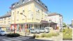 FONDS DE COMMERCE À VENDRE ? RESTAURANT / PIZZERIA AVEC TERRASSE

Opportunité exceptionnelle a Pétange !

À céder, fonds de commerce d'un restaurant-pizzeria bénéficiant d'une excellente notoriété, d'une clientèle fidèle et d'un emplacement stratégique.

L'établissement dispose d'une capacité d'accueil d'environ 90 places assises à l'intérieur ainsi que 60 places en terrasse, offrant un cadre idéal pour exploiter une activité de restauration tout au long de l'année.

Caractéristiques principales :
Restaurant entièrement équipé et immédiatement exploitable
90 places assises en salle
60 places assises en terrasse
Cuisine professionnelle complète
Activité de restauration sur place, à emporter et livraison
Clientèle fidèle et excellente réputation locale
Important potentiel de développement

Possibilité de division
Le local offre la possibilité d'être subdivisé en deux unités commerciales distinctes, permettant l'exploitation de deux activités indépendantes ou la création d'un second commerce, constituant ainsi une opportunité intéressante pour un investisseur ou un exploitant souhaitant diversifier son activité.

Inclus dans la vente

Le prix de cession comprend :
L'intégralité du fonds de commerce ;
Le mobilier et l'inventaire d'exploitation ;
Les équipements professionnels et le matériel de cuisine ;
Les aménagements et installations existants ;
Le stock de marchandises présent au moment de la reprise ;

Les éléments nécessaires à la poursuite immédiate de l'activité.

L'établissement est exploitable immédiatement sans investissement majeur supplémentaire.

Les informations financières, le chiffre d'affaires et les conditions de reprise seront communiqués aux candidats sérieux après premier contact.

Pour tout renseignement complémentaire ou pour organiser une visite confidentielle, veuillez nous contacter.