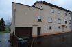 Maison Vente 6 chambres à Kleinbettingen - 1 250 000 € A saisir !
Maison libre des 3 cotés sur terrain de 26 ares à Kleinbettingen
Rdc : une cuisine d'été, une chambre, un salle de bain pour personne à mobilité réduite, cellier, buanderie, cave, salle de douche, chaufferie.
Un appartement au 1er étage.(107m2) plus une grande terrasse.
Un appartement au 2 ème étage (140m2)plus une grande terrasse.
Un appartement aménagé dans les combles.
4 garages fermés extérieur et un garage 3 voitures intérieur.
L'immeuble ne possède pas de cadastre verticale.
Maison avec beaucoup de potentiel.
Quelques travaux de rénovations à prévoir.
Pour plus d'informations, veuillez me contacter au 621 168 234 Simon
simon@sohoimmo.lu